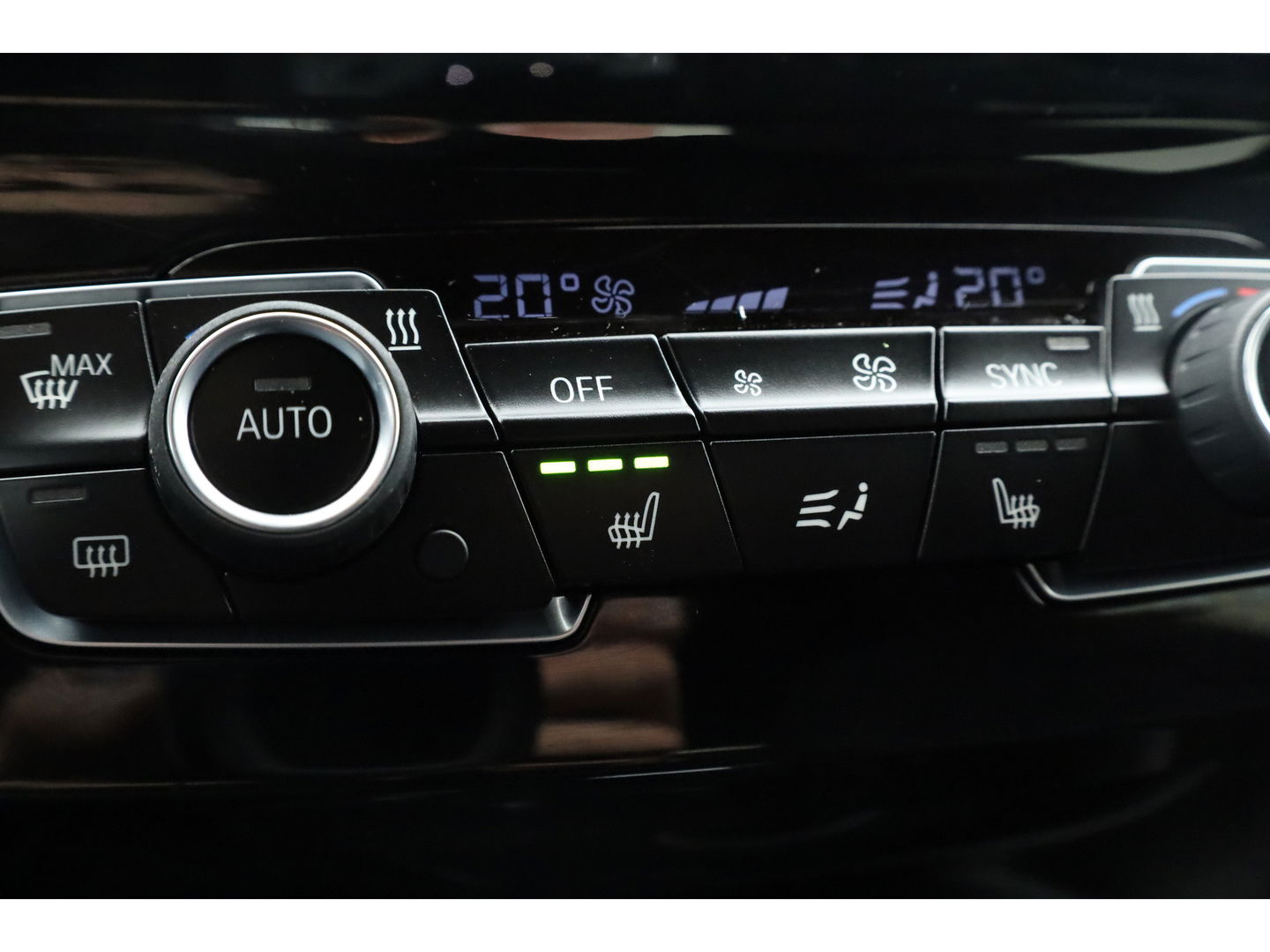 BMW X2 sDrive18i M Sport | Cruise Control | Trekhaak | Stoel- stuurverw. | Camera+PDC | Navi | 19'' | LED