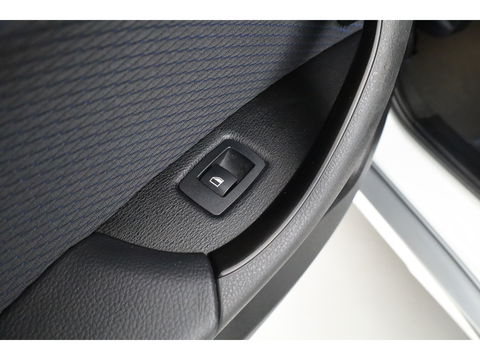 BMW X2 sDrive18i M Sport | Cruise Control | Trekhaak | Stoel- stuurverw. | Camera+PDC | Navi | 19'' | LED