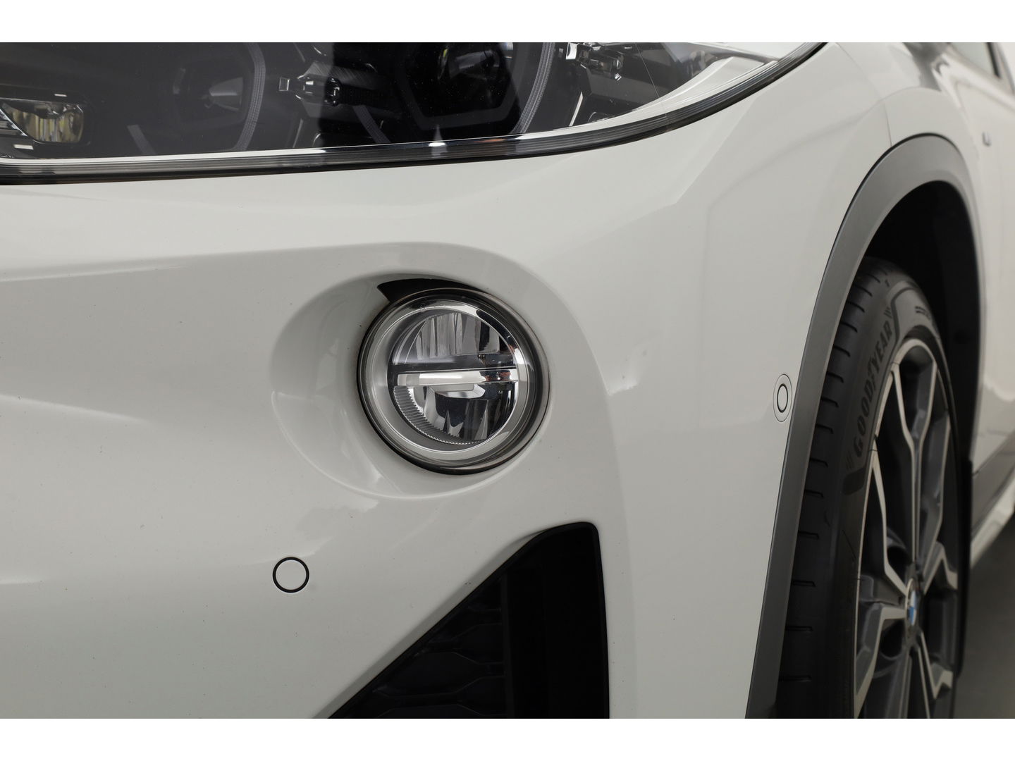 BMW X2 sDrive18i M Sport | Cruise Control | Trekhaak | Stoel- stuurverw. | Camera+PDC | Navi | 19'' | LED