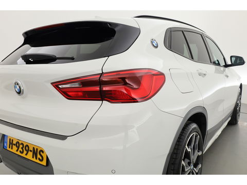 BMW X2 sDrive18i M Sport | Cruise Control | Trekhaak | Stoel- stuurverw. | Camera+PDC | Navi | 19'' | LED