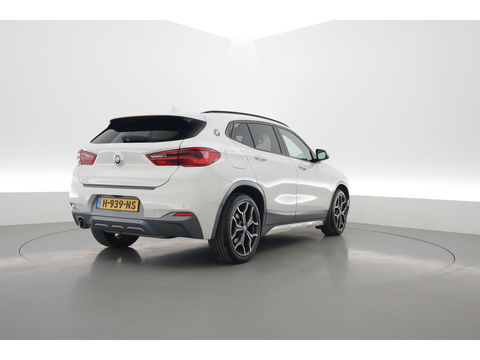 BMW X2 sDrive18i M Sport | Cruise Control | Trekhaak | Stoel- stuurverw. | Camera+PDC | Navi | 19'' | LED