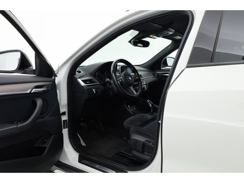 BMW X2 sDrive18i M Sport | Cruise Control | Trekhaak | Stoel- stuurverw. | Camera+PDC | Navi | 19'' | LED