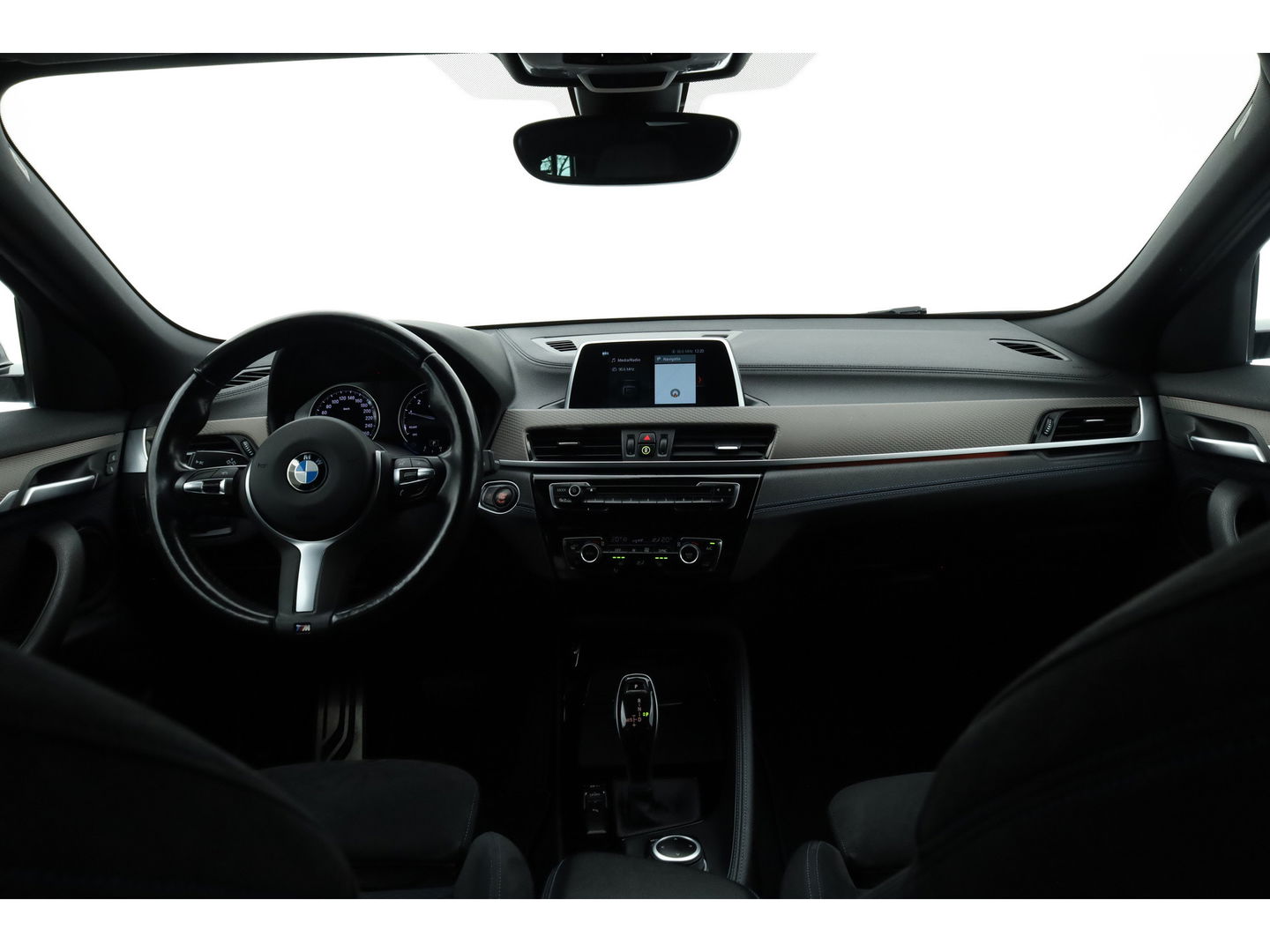 BMW X2 sDrive18i M Sport | Cruise Control | Trekhaak | Stoel- stuurverw. | Camera+PDC | Navi | 19'' | LED