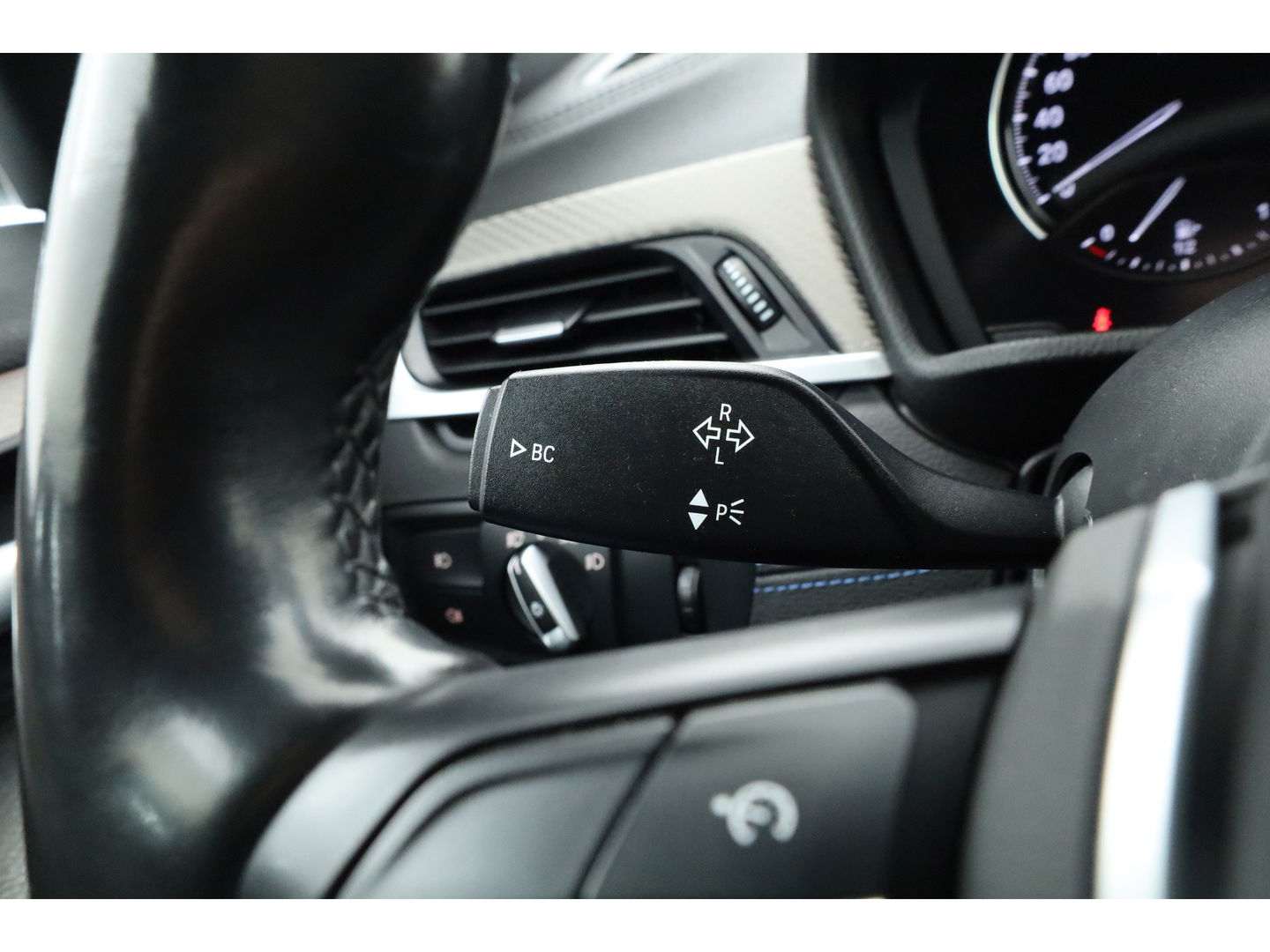 BMW X2 sDrive18i M Sport | Cruise Control | Trekhaak | Stoel- stuurverw. | Camera+PDC | Navi | 19'' | LED