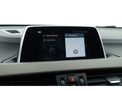 BMW X2 sDrive18i M Sport | Cruise Control | Trekhaak | Stoel- stuurverw. | Camera+PDC | Navi | 19'' | LED