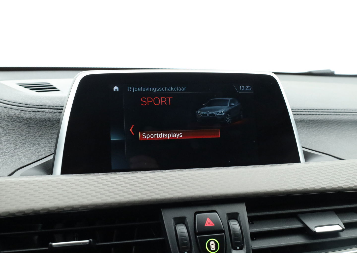 BMW X2 sDrive18i M Sport | Cruise Control | Trekhaak | Stoel- stuurverw. | Camera+PDC | Navi | 19'' | LED