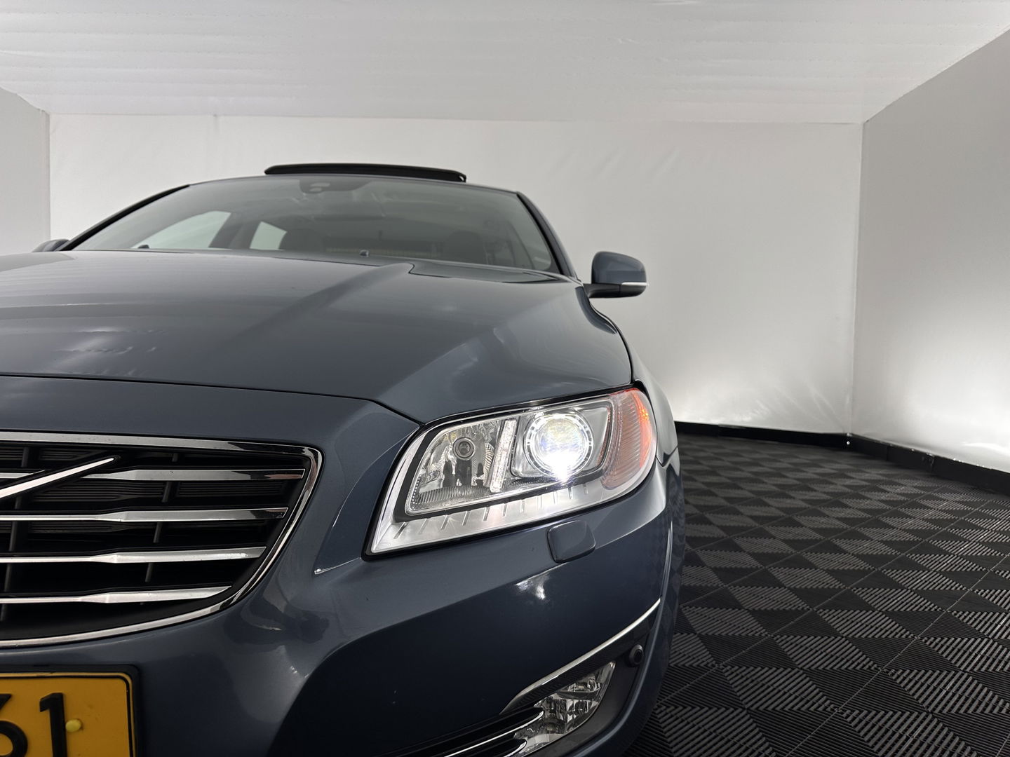 Volvo V70 1.6 D2 Nordic+ *PANO | LEATHER | XENON | MEMORY-PACK | COMFORT-SEATS | NAVI-FULLMAP | ECC | PDC | CRUISE | 17''ALU*