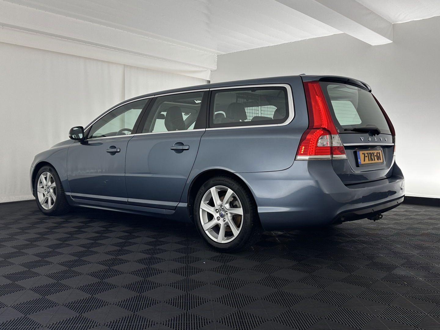 Volvo V70 1.6 D2 Nordic+ *PANO | LEATHER | XENON | MEMORY-PACK | COMFORT-SEATS | NAVI-FULLMAP | ECC | PDC | CRUISE | 17''ALU*