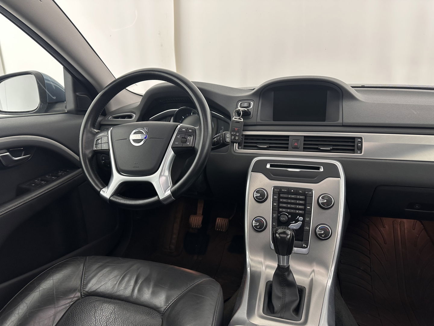 Volvo V70 1.6 D2 Nordic+ *PANO | LEATHER | XENON | MEMORY-PACK | COMFORT-SEATS | NAVI-FULLMAP | ECC | PDC | CRUISE | 17''ALU*