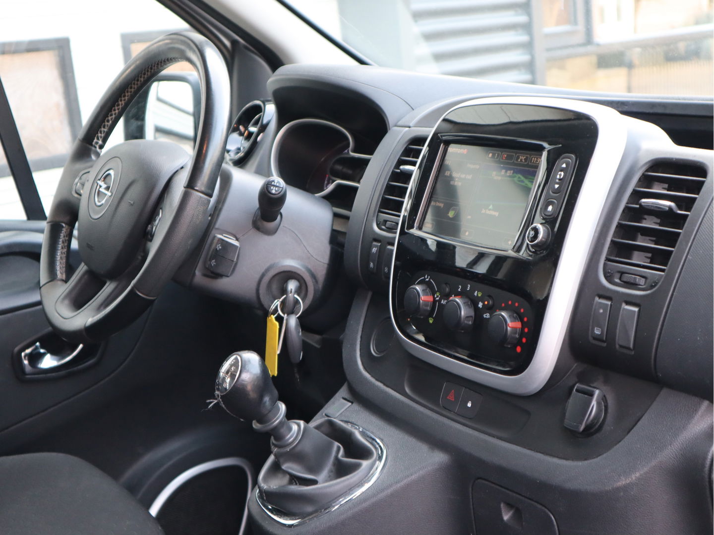 Opel Vivaro 1.6 CDTI 126pk Euro 6 - Airco - Navi - Cruise - Trekhaak