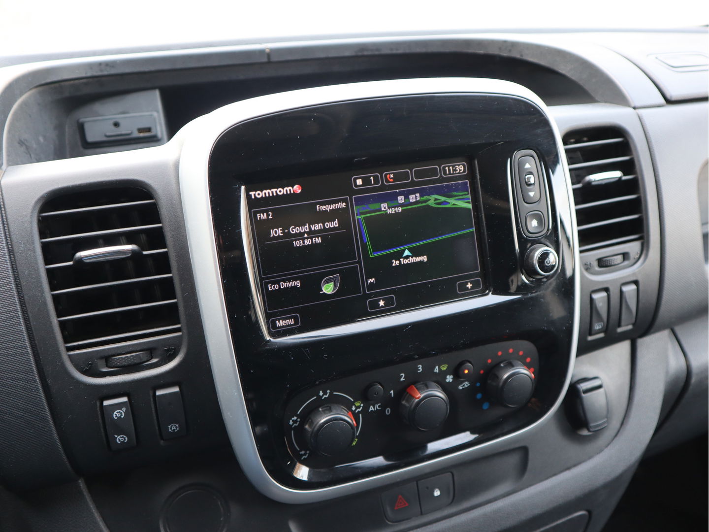 Opel Vivaro 1.6 CDTI 126pk Euro 6 - Airco - Navi - Cruise - Trekhaak