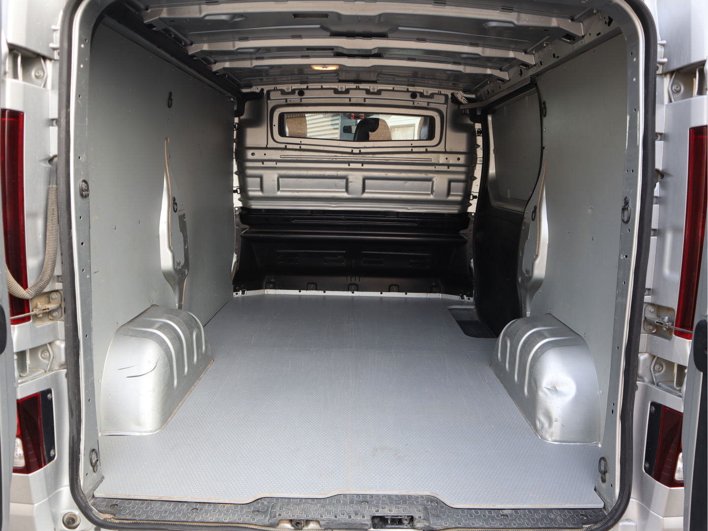 Opel Vivaro 1.6 CDTI 126pk Euro 6 - Airco - Navi - Cruise - Trekhaak