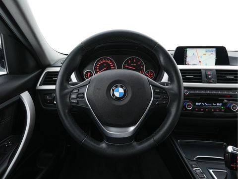 BMW 3 Serie Touring 316d Centennial Executive Aut. *FULL-LED | SPORT-SEATS | NAVI-FULLMAP | ECC | PDC | CRUISE | 16''ALU*