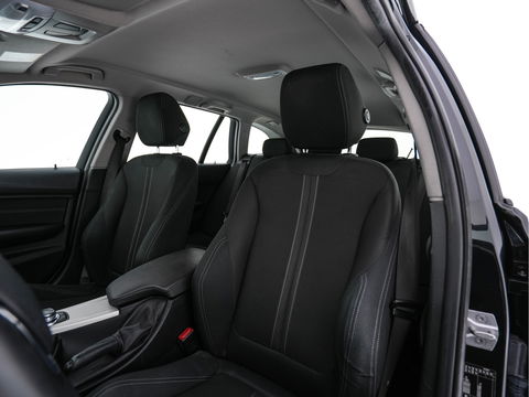 BMW 3 Serie Touring 316d Centennial Executive Aut. *FULL-LED | SPORT-SEATS | NAVI-FULLMAP | ECC | PDC | CRUISE | 16''ALU*