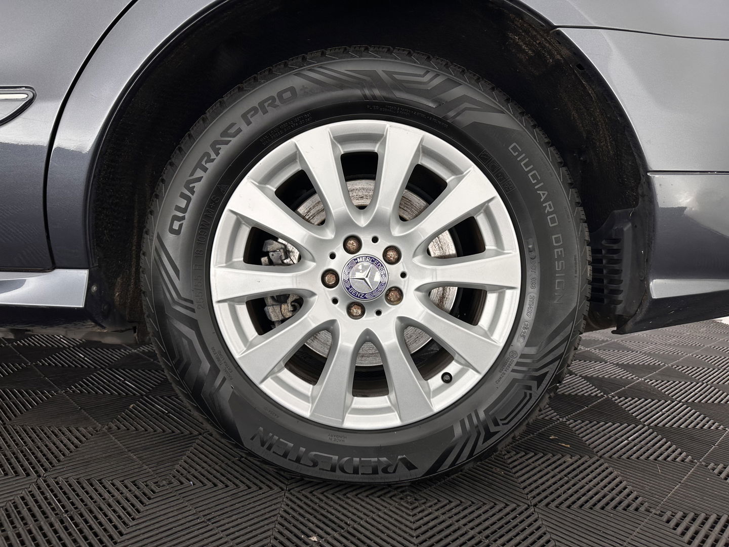 Mercedes-Benz R-Klasse 300 CDI BlueEFFICIENCY Prestige [ 7-Pers. ] Aut. *PANO | LEATHER-ALCANTARA | XENON | BLINDSPOT | NAVI-FULLMAP | COMFORTSEATS | CAMERA | SHIFTPADDLES | PRIVACYGLASS | 18''ALU*