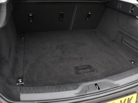 Jaguar I-PACE EV400 Business Edition S 90 kWh | SOH 93% | 46.900km NAP | Panoramadak | Leder | Stoelverwarming | Meridian Sound | Carplay | Keyless | Navigatie | Full LED | Stuurverwarming