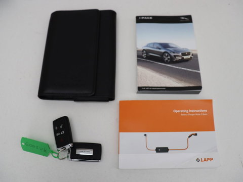 Jaguar I-PACE EV400 Business Edition S 90 kWh | SOH 93% | 46.900km NAP | Panoramadak | Leder | Stoelverwarming | Meridian Sound | Carplay | Keyless | Navigatie | Full LED | Stuurverwarming