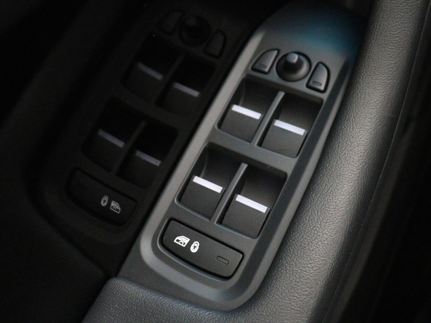 Jaguar I-PACE EV400 Business Edition S 90 kWh | SOH 93% | 46.900km NAP | Panoramadak | Leder | Stoelverwarming | Meridian Sound | Carplay | Keyless | Navigatie | Full LED | Stuurverwarming