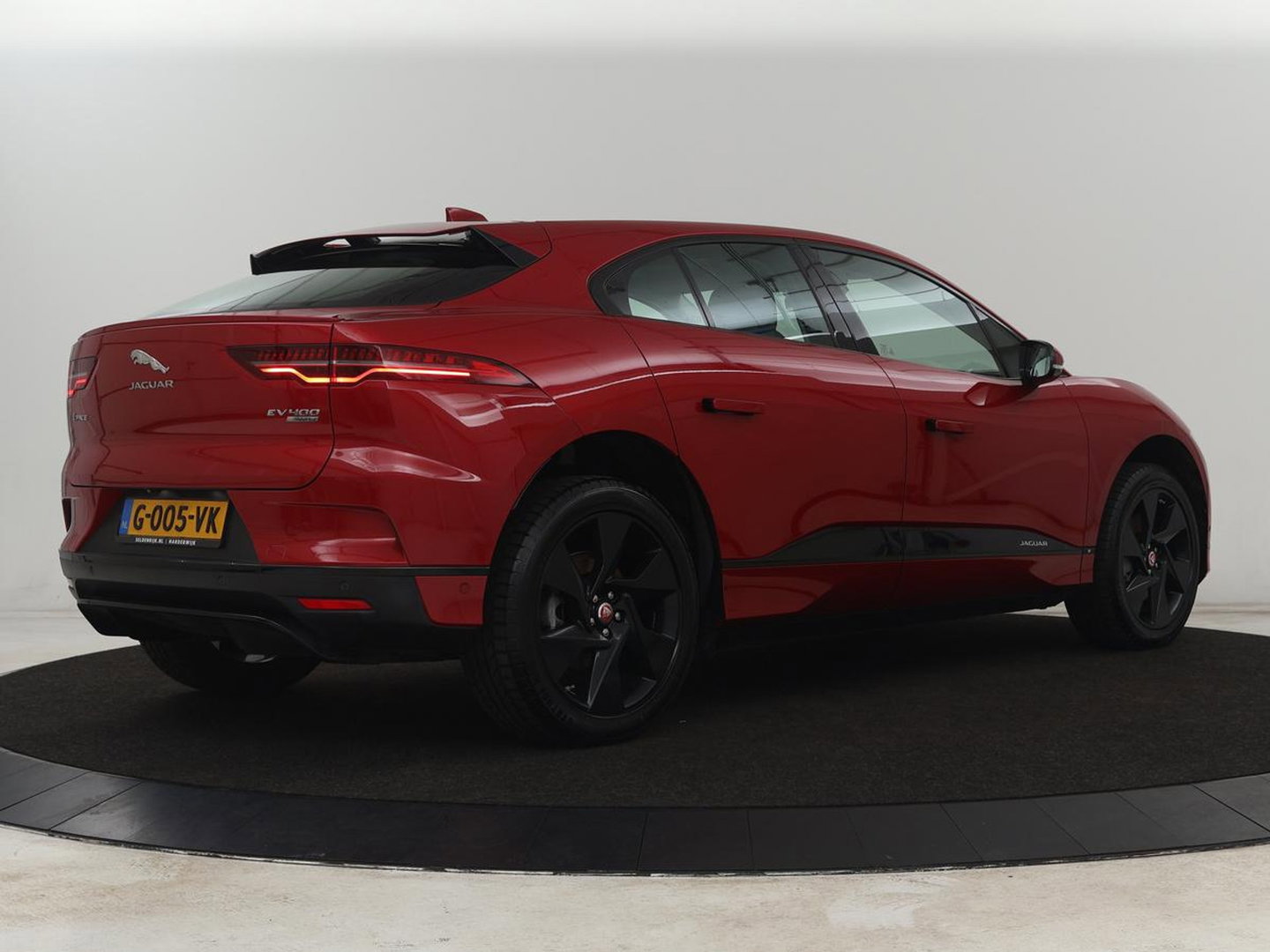 Jaguar I-PACE EV400 Business Edition S 90 kWh | SOH 93% | 46.900km NAP | Panoramadak | Leder | Stoelverwarming | Meridian Sound | Carplay | Keyless | Navigatie | Full LED | Stuurverwarming