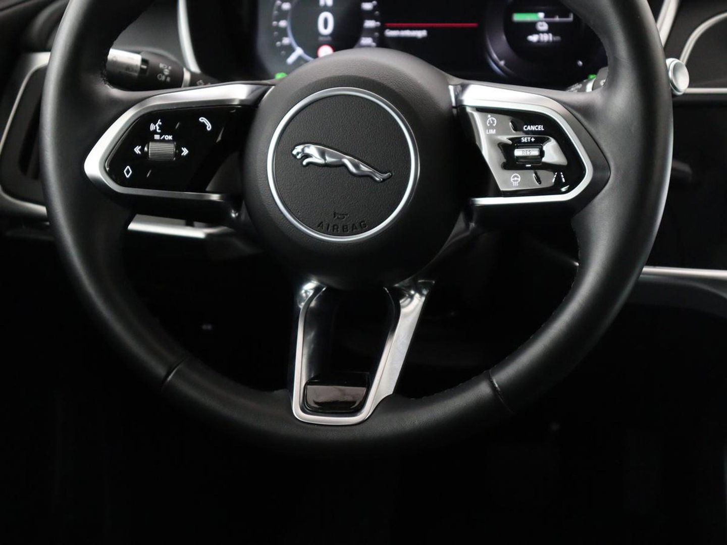 Jaguar I-PACE EV400 Business Edition S 90 kWh | SOH 93% | 46.900km NAP | Panoramadak | Leder | Stoelverwarming | Meridian Sound | Carplay | Keyless | Navigatie | Full LED | Stuurverwarming