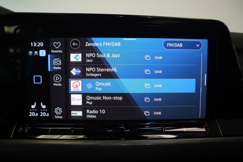 Volkswagen Golf 1.5 eTSI Style Panoramadak Elec.Trekhaak IQ-led 24 Maanden garantie* (Vraag naar de voorwaarden)
