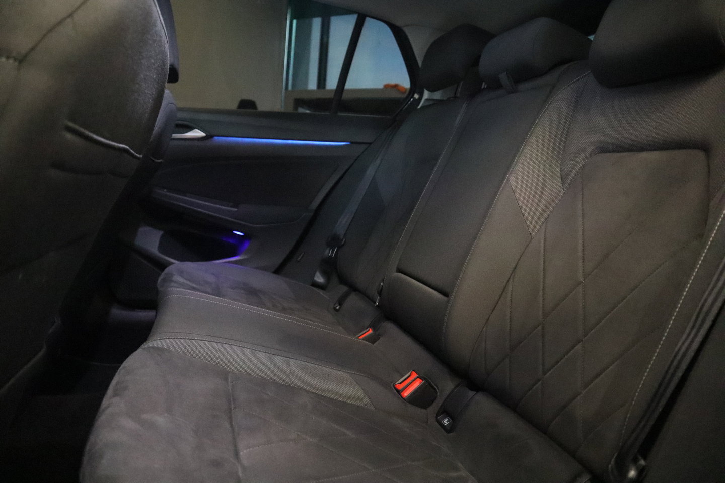 Volkswagen Golf 1.5 eTSI Style Panoramadak Elec.Trekhaak IQ-led 24 Maanden garantie* (Vraag naar de voorwaarden)