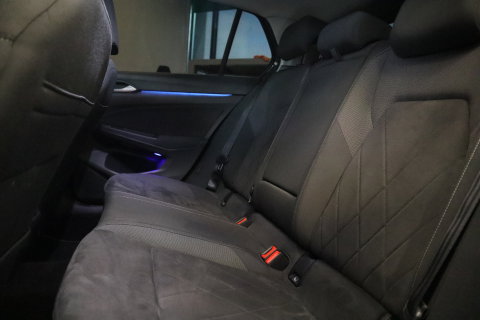 Volkswagen Golf 1.5 eTSI Style Panoramadak Elec.Trekhaak IQ-led 24 Maanden garantie* (Vraag naar de voorwaarden)