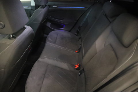 Volkswagen Golf 1.5 eTSI Style Panoramadak Elec.Trekhaak IQ-led 24 Maanden garantie* (Vraag naar de voorwaarden)