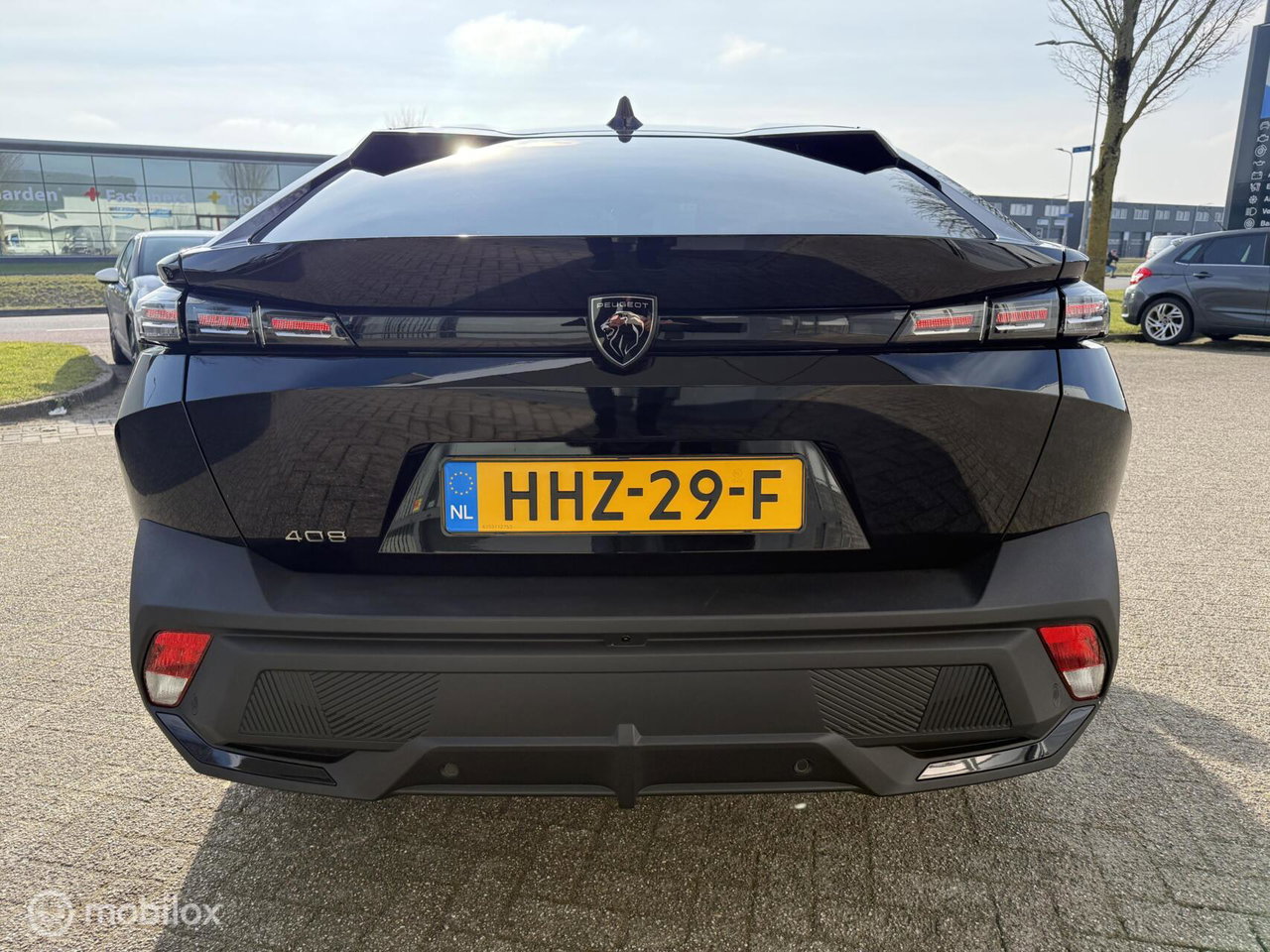 Peugeot 408