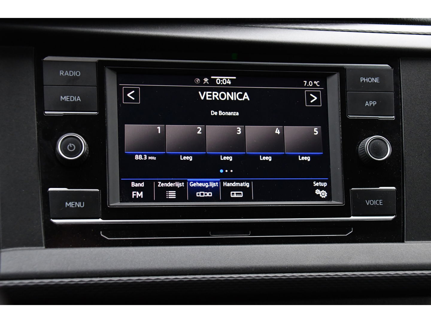 Volkswagen Transporter 2.0 TDI L2H1 DC 30 Bulli Edition Camera, Cruise, Carplay, LED, Leder, 150pk, Stoelverwarming, Standkachel, Uniek!