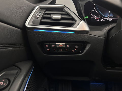 BMW 3 Serie Touring 320e Business Edition Plus [Plug-In] (INCL-BTW) Aut. *LEATHER | FULL-LED | HEATED-SPORTSEATS | DIGI-COCKPIT | HIFI-SOUND | NAVI-FULLMAP | PRIVACYGLASS | PDC | AMBIENTLIGHT | DAB | KEYLESS | TOWBAR | 17"ALU* *