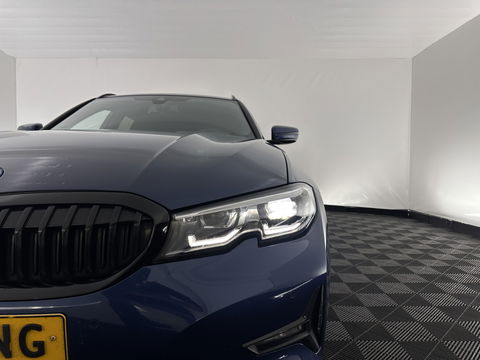 BMW 3 Serie Touring 320e Business Edition Plus [Plug-In] (INCL-BTW) Aut. *LEATHER | FULL-LED | HEATED-SPORTSEATS | DIGI-COCKPIT | HIFI-SOUND | NAVI-FULLMAP | PRIVACYGLASS | PDC | AMBIENTLIGHT | DAB | KEYLESS | TOWBAR | 17"ALU* *