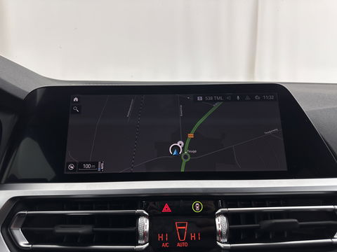 BMW 3 Serie Touring 320e Business Edition Plus [Plug-In] (INCL-BTW) Aut. *LEATHER | FULL-LED | HEATED-SPORTSEATS | DIGI-COCKPIT | HIFI-SOUND | NAVI-FULLMAP | PRIVACYGLASS | PDC | AMBIENTLIGHT | DAB | KEYLESS | TOWBAR | 17"ALU* *