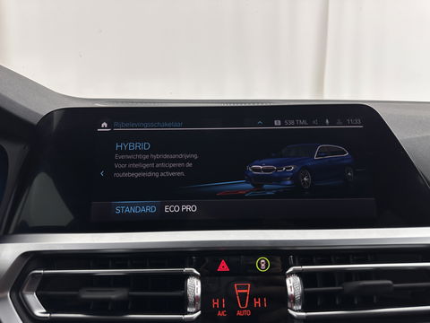 BMW 3 Serie Touring 320e Business Edition Plus [Plug-In] (INCL-BTW) Aut. *LEATHER | FULL-LED | HEATED-SPORTSEATS | DIGI-COCKPIT | HIFI-SOUND | NAVI-FULLMAP | PRIVACYGLASS | PDC | AMBIENTLIGHT | DAB | KEYLESS | TOWBAR | 17"ALU* *