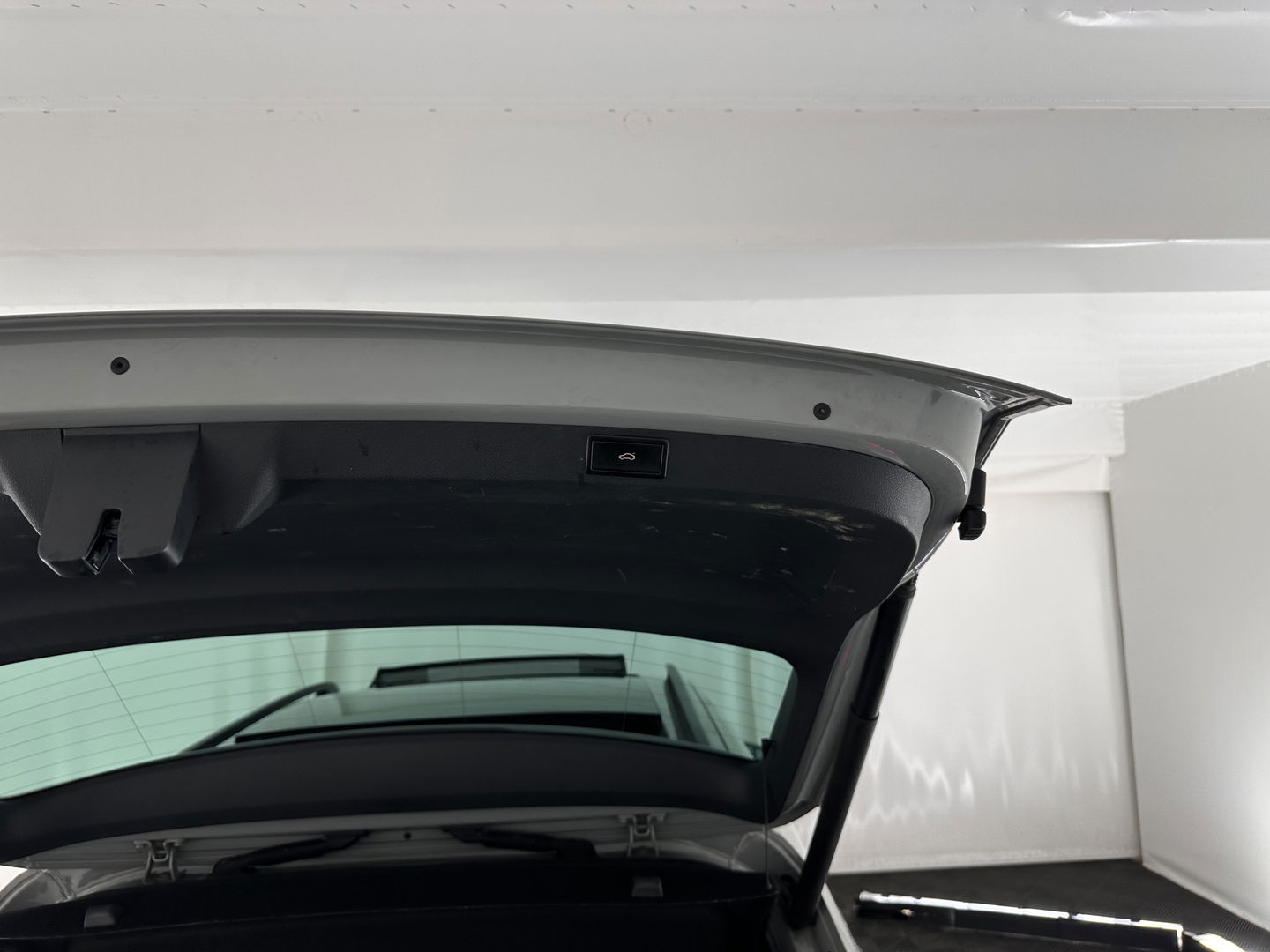 Škoda Karoq 1.5 TSI ACT Sportline Business (INCL-BTW) Aut. *PANO | DIGI-COCKPIT | FULL-LED | ADAPTIVE-CRUISE | CANTON-AUDIO | BLINDSPOT | HEATED-SPORTSEATS | CAMERA | AMBIENTLIGHT | NAVI-FULLMAP | KEYLESS | DAB+ | TOWBAR | PRIVACYGLAS