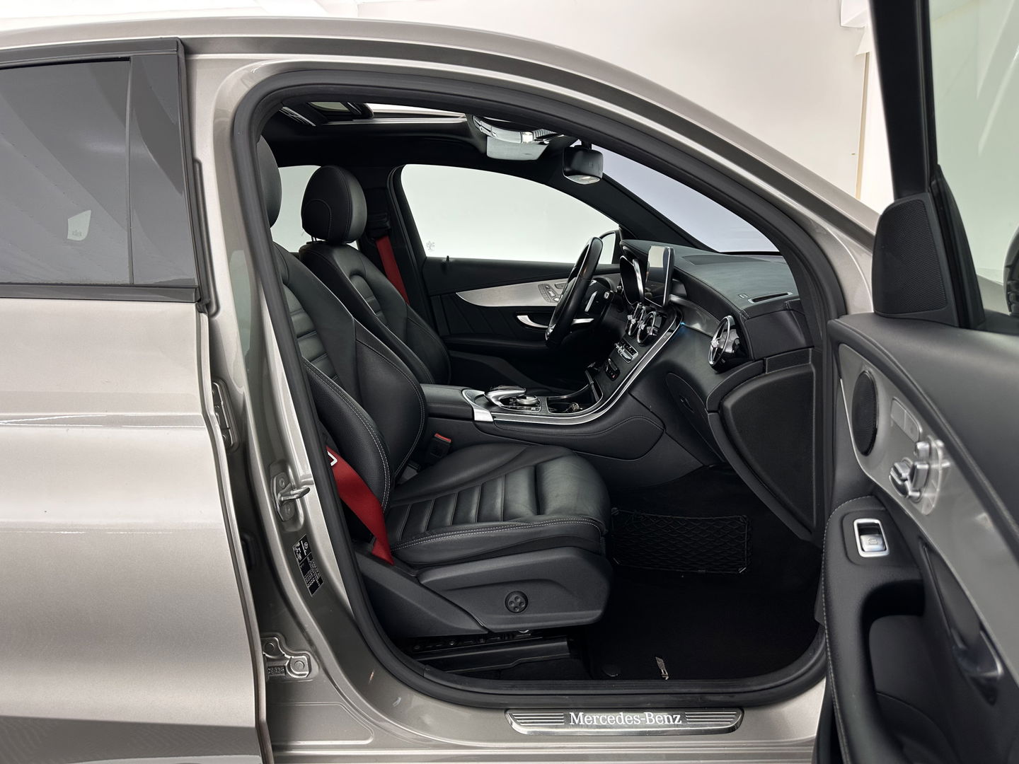 Mercedes-Benz GLC Coupé 250 d 4MATIC AMG Sport Edition (INCL-BTW) *PANO | LEATHER | FULL-LED | MEMORY-PACK | TOPVIEW | HEATED-SPORTSEATS | NAVI-FULLMAP | PRIVACYGLASS | SHIFTPADDLES | ECC | PDC | CRUISE | 19''ALU*