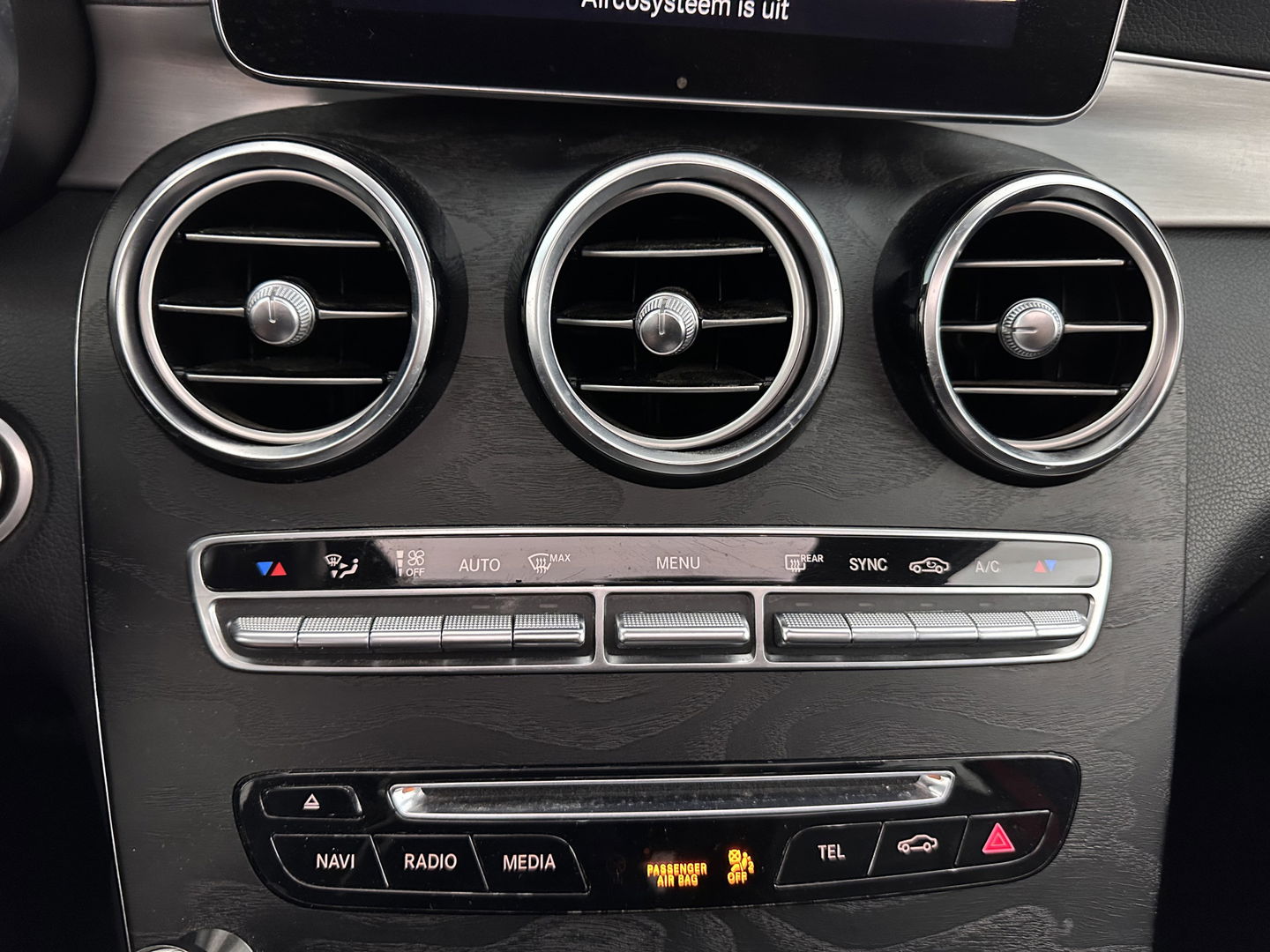 Mercedes-Benz GLC Coupé 250 d 4MATIC AMG Sport Edition (INCL-BTW) *PANO | LEATHER | FULL-LED | MEMORY-PACK | TOPVIEW | HEATED-SPORTSEATS | NAVI-FULLMAP | PRIVACYGLASS | SHIFTPADDLES | ECC | PDC | CRUISE | 19''ALU*