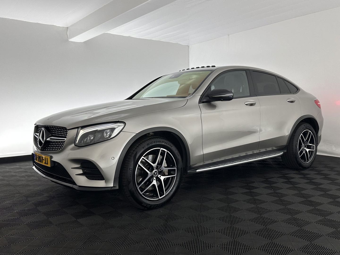 Mercedes-Benz GLC Coupé 250 d 4MATIC AMG Sport Edition (INCL-BTW) *PANO | LEATHER | FULL-LED | MEMORY-PACK | TOPVIEW | HEATED-SPORTSEATS | NAVI-FULLMAP | PRIVACYGLASS | SHIFTPADDLES | ECC | PDC | CRUISE | 19''ALU*
