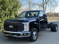 Ford F-350 - 6.7L Turbo V8 Power Stroke Chassis DRW
