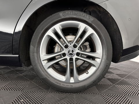 Mercedes-Benz B-Klasse 180d Launch Edition Premium Plus (INCL-BTW) Aut. *PANO | LEATHER-MICROFIBRE | KEYLESS |  FULL-LED | WIDESCREEN-DIGI-COCKPIT | CAMERA | COMFORTSEATS | NAVI-FULLMAP | ECC | CARPLAY | PDC | CRUISE | 17''ALU*