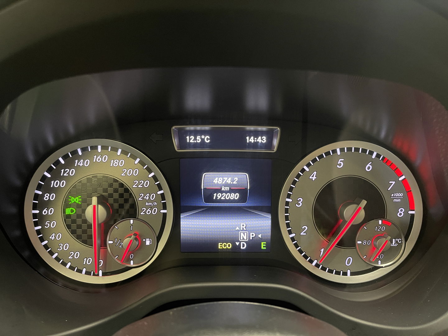 Mercedes-Benz A-Klasse 180 Ambition | Cruise Control | Parkeersensoren | Elektrische Bestuurdersstoel + Memory | Bluetooth | Isofix | Navigatie | Elektrisch Bedienbare Spiegels