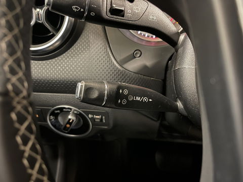 Mercedes-Benz A-Klasse 180 Ambition | Cruise Control | Parkeersensoren | Elektrische Bestuurdersstoel + Memory | Bluetooth | Isofix | Navigatie | Elektrisch Bedienbare Spiegels