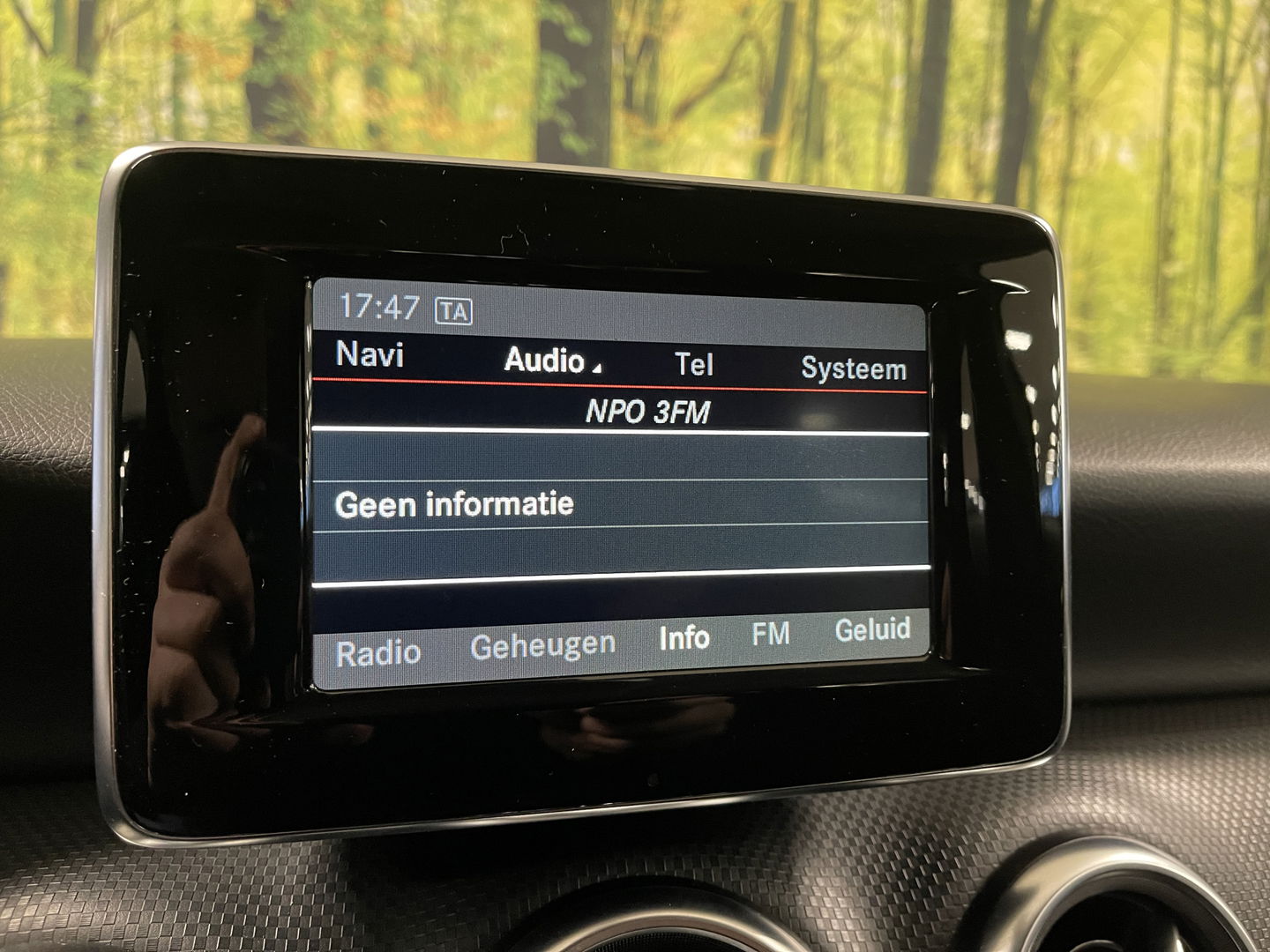 Mercedes-Benz A-Klasse 180 Ambition | Cruise Control | Parkeersensoren | Elektrische Bestuurdersstoel + Memory | Bluetooth | Isofix | Navigatie | Elektrisch Bedienbare Spiegels