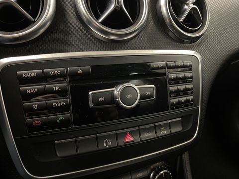 Mercedes-Benz A-Klasse 180 Ambition | Cruise Control | Parkeersensoren | Elektrische Bestuurdersstoel + Memory | Bluetooth | Isofix | Navigatie | Elektrisch Bedienbare Spiegels