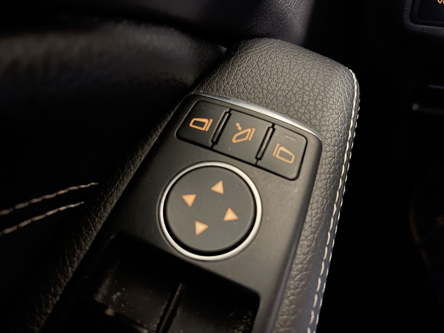 Mercedes-Benz A-Klasse 180 Ambition | Cruise Control | Parkeersensoren | Elektrische Bestuurdersstoel + Memory | Bluetooth | Isofix | Navigatie | Elektrisch Bedienbare Spiegels