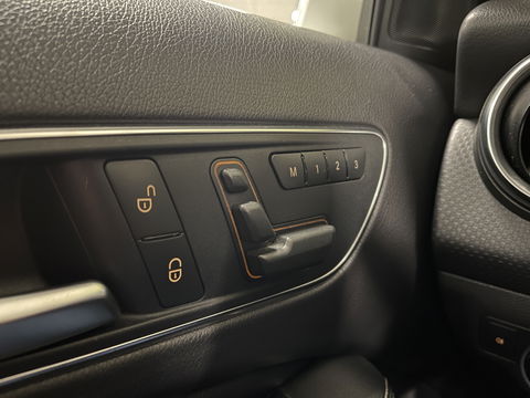 Mercedes-Benz A-Klasse 180 Ambition | Cruise Control | Parkeersensoren | Elektrische Bestuurdersstoel + Memory | Bluetooth | Isofix | Navigatie | Elektrisch Bedienbare Spiegels