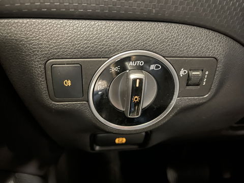 Mercedes-Benz A-Klasse 180 Ambition | Cruise Control | Parkeersensoren | Elektrische Bestuurdersstoel + Memory | Bluetooth | Isofix | Navigatie | Elektrisch Bedienbare Spiegels