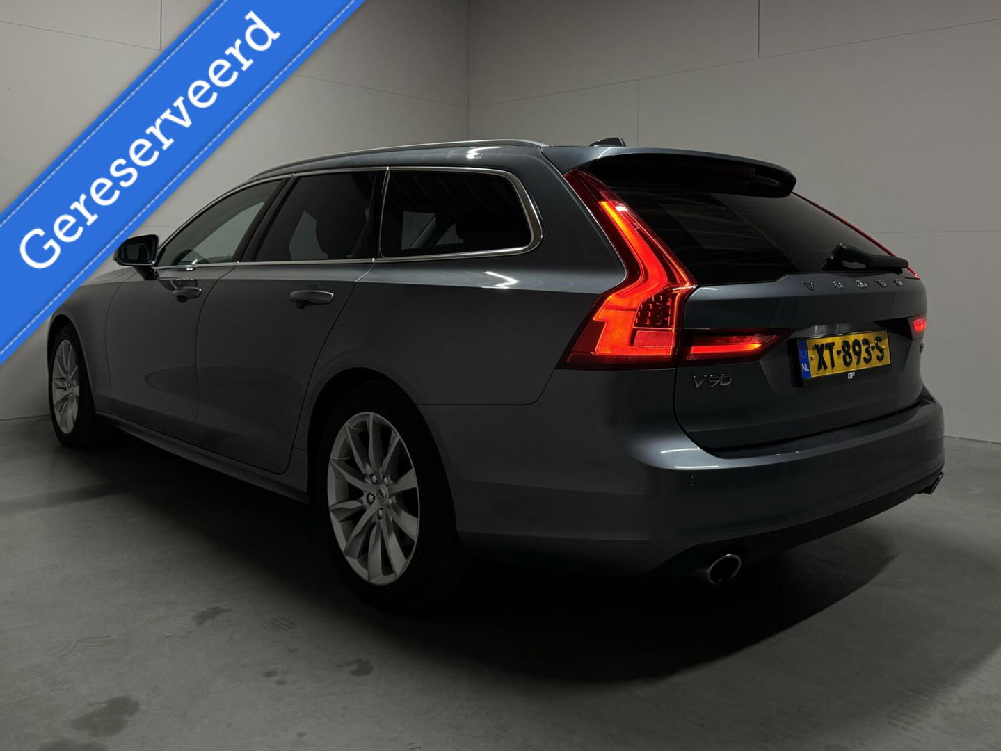 Volvo V90 2.0 T4 Momentum Leer Carplay Autopilot Trekh. NAP