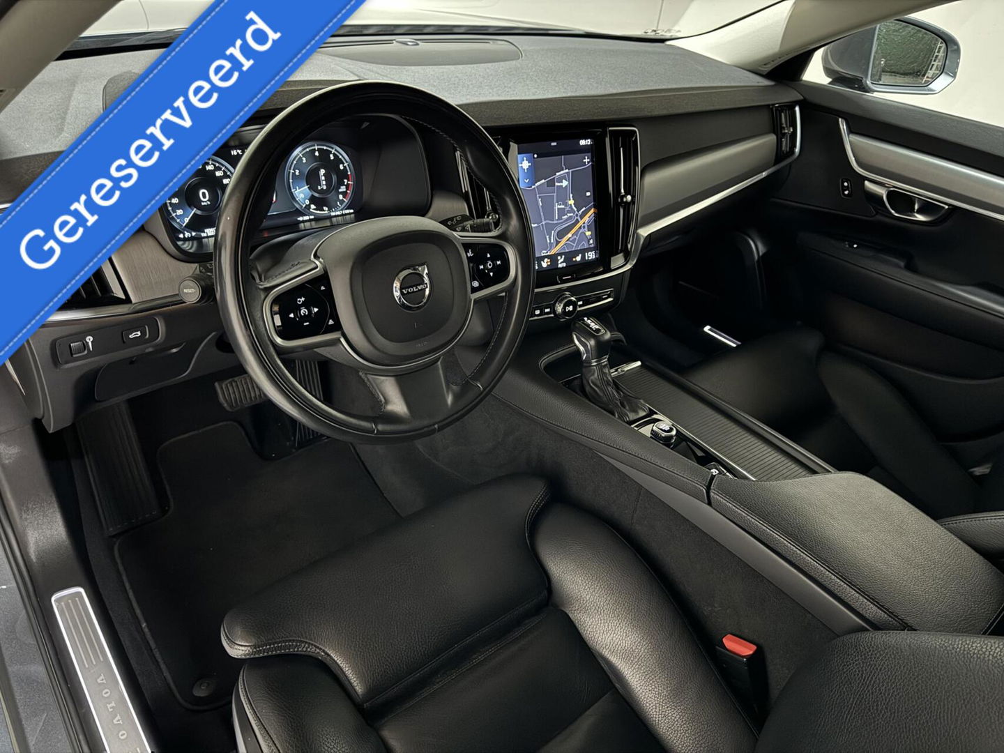 Volvo V90 2.0 T4 Momentum Leer Carplay Autopilot Trekh. NAP