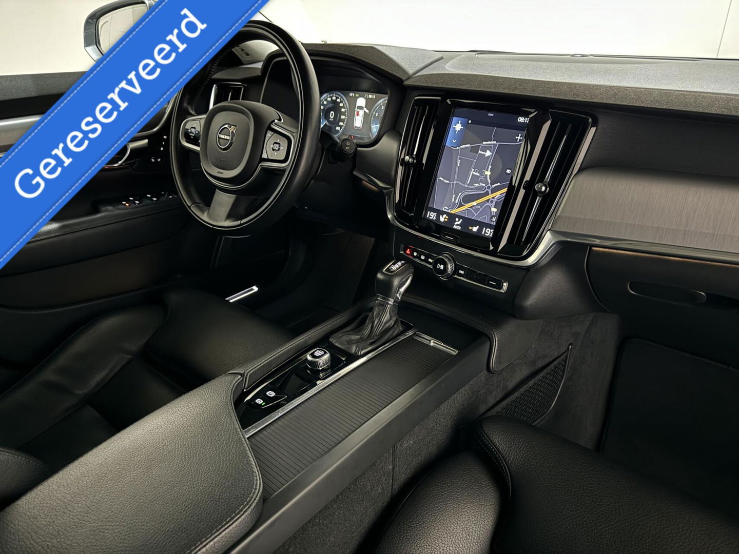 Volvo V90 2.0 T4 Momentum Leer Carplay Autopilot Trekh. NAP